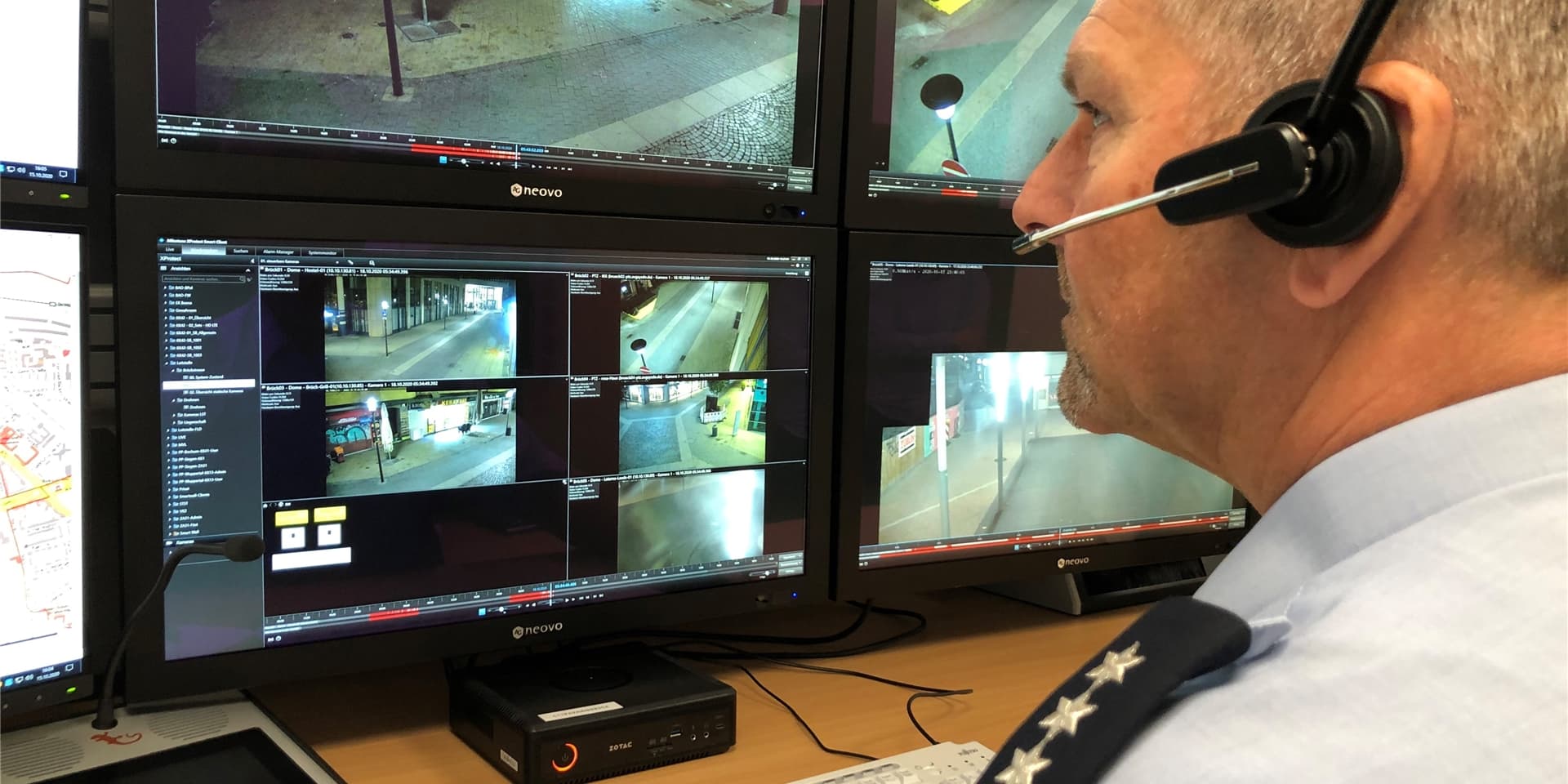 So sieht es im neuen Videobeobachtungsraum in der Leitstelle der Polizei Dortmund aus. An der Münsterstraße sollen 18 Kameras an 8 Gebäuden installiert werden.