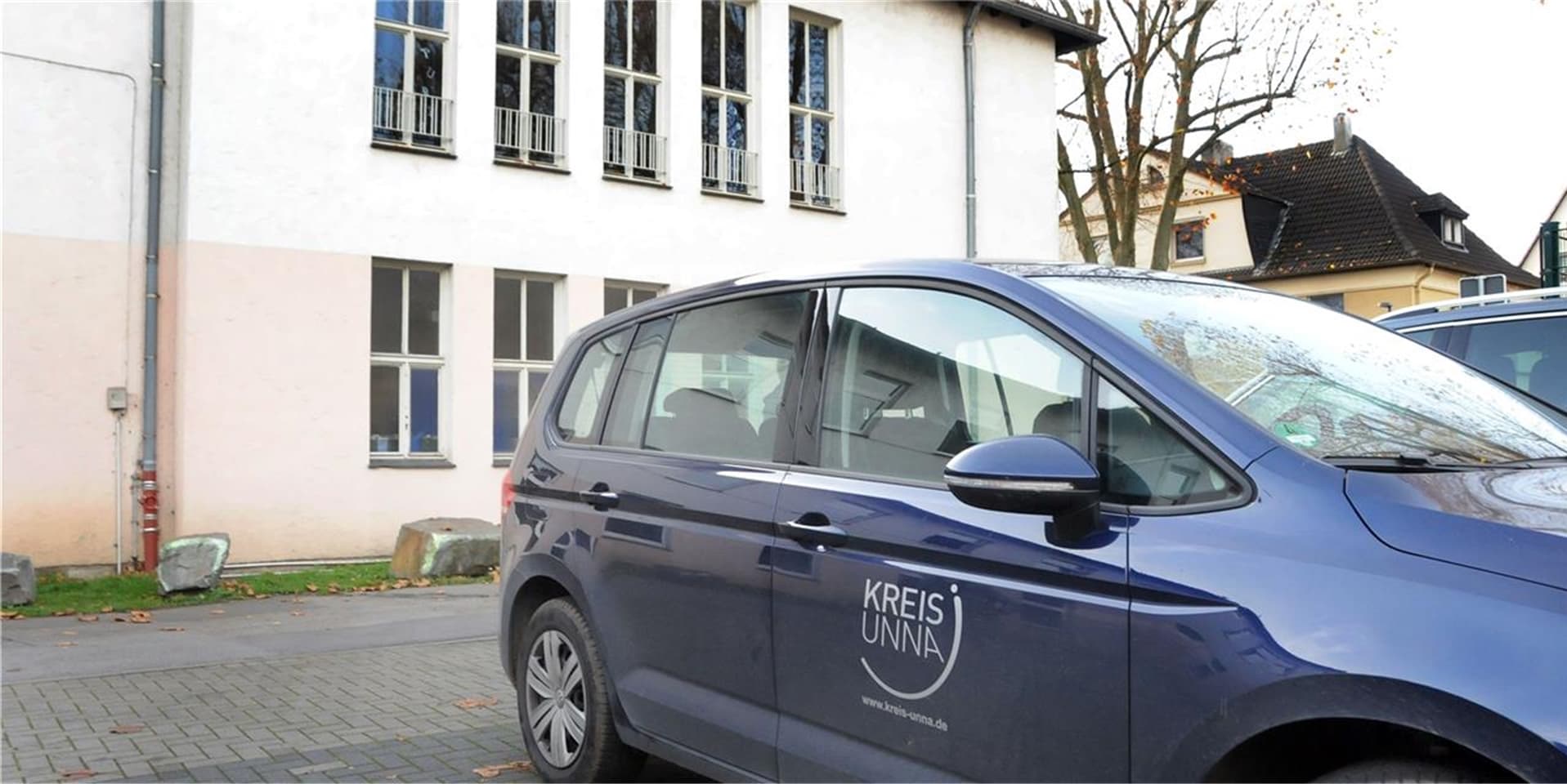 Ein Coronatest-Team des Kreises Unna testete am Montag 30 Kinder und fünf Lehrer der Albert-Schweitzer-Schule. Am Donnerstag kamen die Ergebnisse.