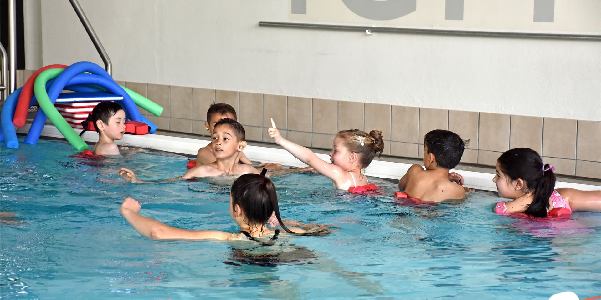 Wie gut können Kinder schwimmen? Das möchte die Stadt mit Fragebögen an Eltern und Umfragen bei Schulen und Vereinen herausfinden.