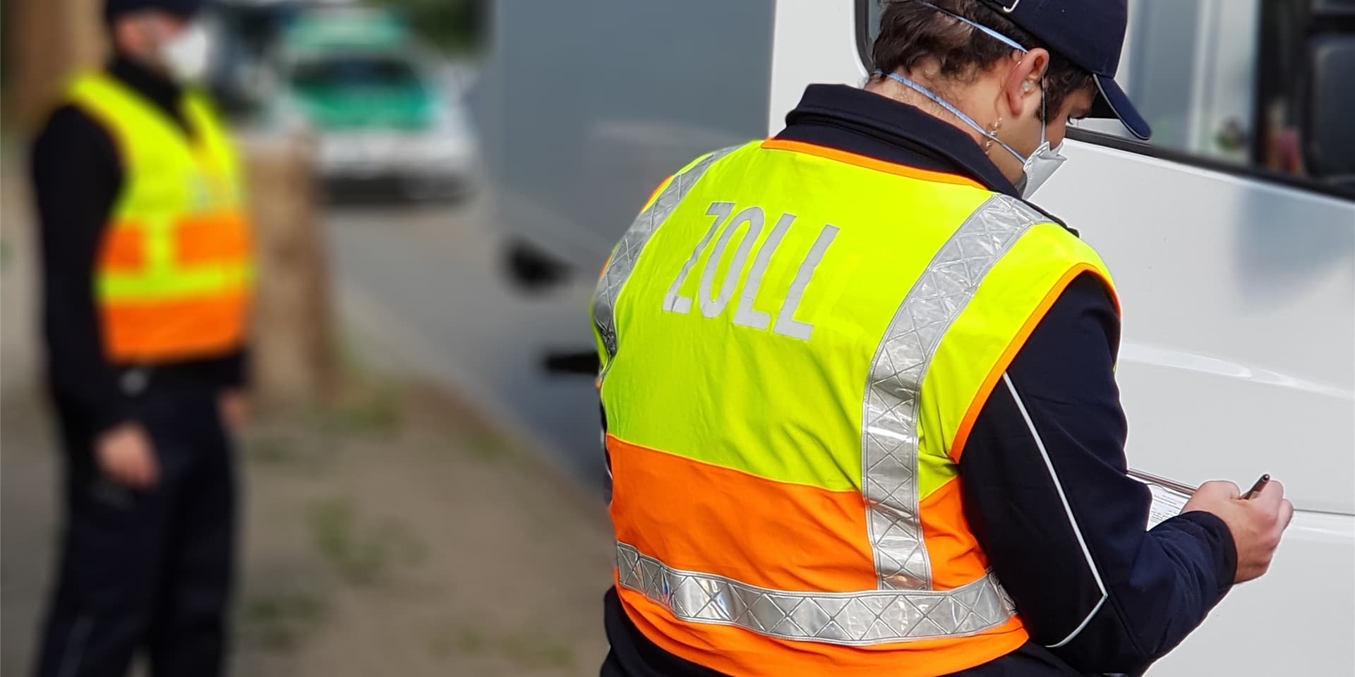 Bei einer Verkehrskontrolle an der Wittbräucker Straße ist der 22-Jährige den Beamten aufgefallen.