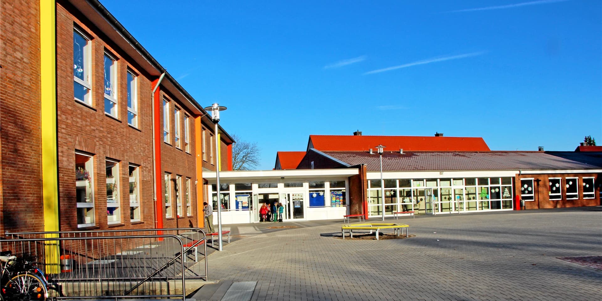An der Uhlandschule hat sich ein Kind mit dem Coronavirus infiziert. Daraufhin musste eine Klasse und eine Lehrerin in Quarantäne. Nun sind die Testergebnisse da.