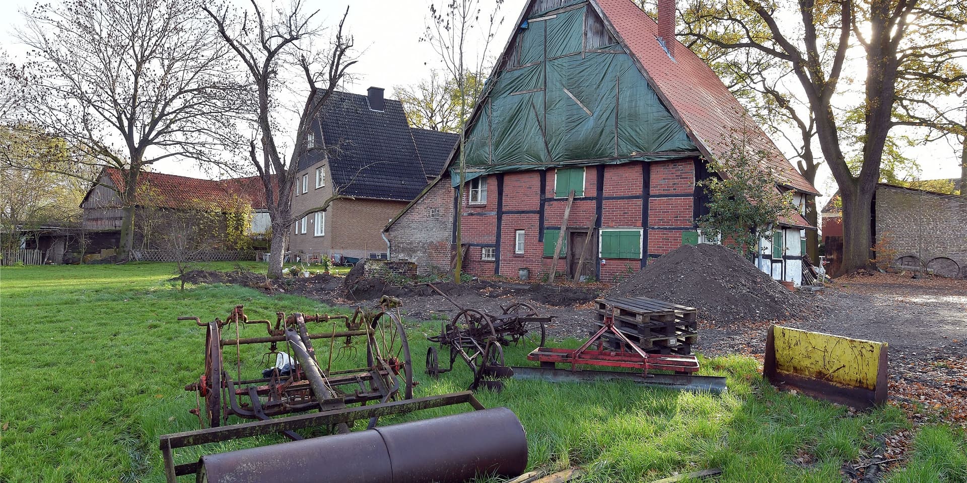 Die Hausnummer Laakstraße 45 gehört zu einem der ältesten Gebäude in der Lippestadt, das noch erhalten ist. 1690 wurde das kleine Fachwerkhaus von Rudolph Nagell erbaut.