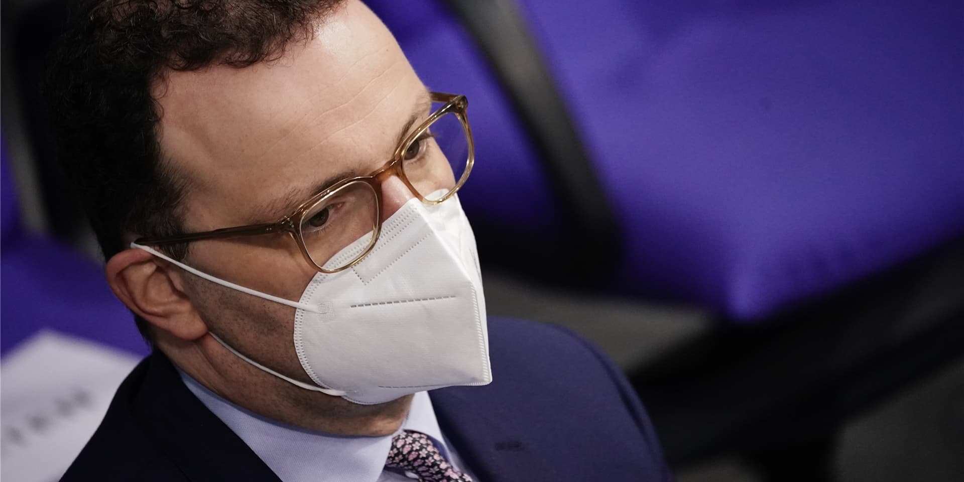Gesundheitsminister Jens Spahn hat die Länder nach eigenen Angaben gebeten, dass auch die Impfzentren Mitte Dezember einsatzbereit sein sollen.