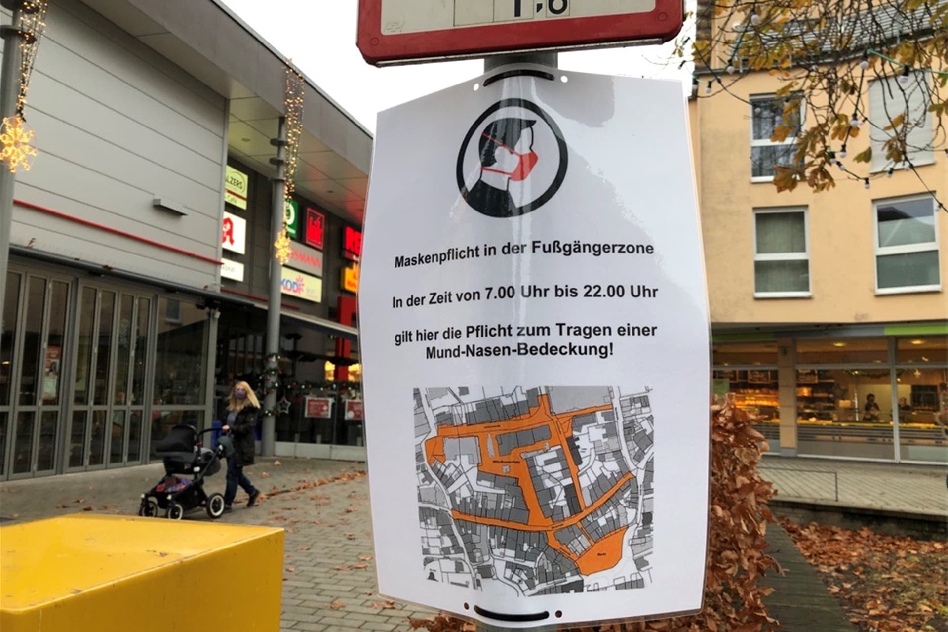 Vom Marktplatz im Süden bis zur Adenauerstraße und Kampstraße im Norden gilt die Maskenpflicht. 218 Verstöße wurden in den ersten vier Monaten seit der Einführung geahndet.