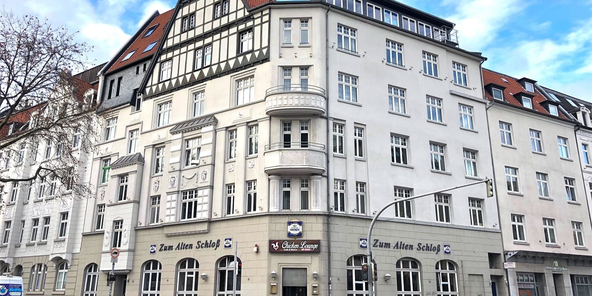 Imposant und geschichtsträchtig: Die Gastwirtschaft „Zum Alten Schloß“ wird im Februar zu einer Wein-Bar mit Weinfachgeschäft und Brasserie. Nur der genaue Name steht noch nicht fest.