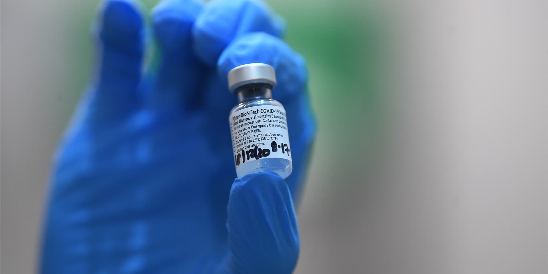 Impfstoffe von Biontech und Pfizer sowie Moderna haben in klinischen Studien gezeigt, dass sie eine Covid-19-Erkrankung verhindern können. (Symbolbild)