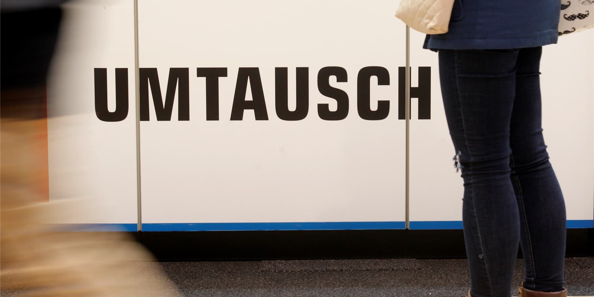 Die Tage zwischen Weihnachten und Neujahr sind eigentlich immer die Tage, an denen weniger passende Weihnachtsgeschenke umgetauscht werden. Das ist in diesem Jahr nicht möglich, denn mindestens bis zum 10. Januar bleiben die Läden geschlossen.
