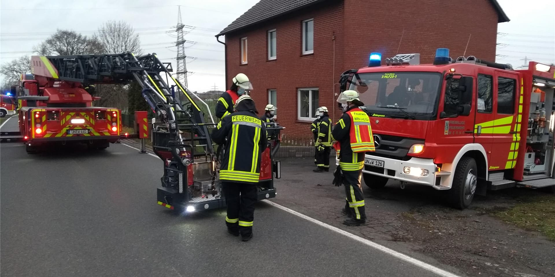 Die Freiwillige Feuerwehr Werne musste am 2. Weihnachtstag zu einem Kaminbrand in die Mühlenstraße in Werne-Stockum ausrücken.