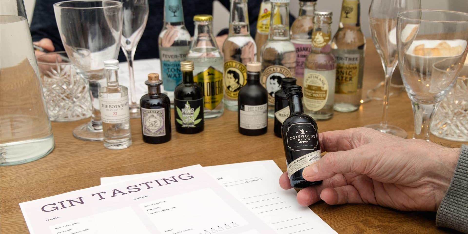 Mit sechs Sorten Gin und eben so vielen Tonic-Sorten startete das Gin-Tasting daheim.