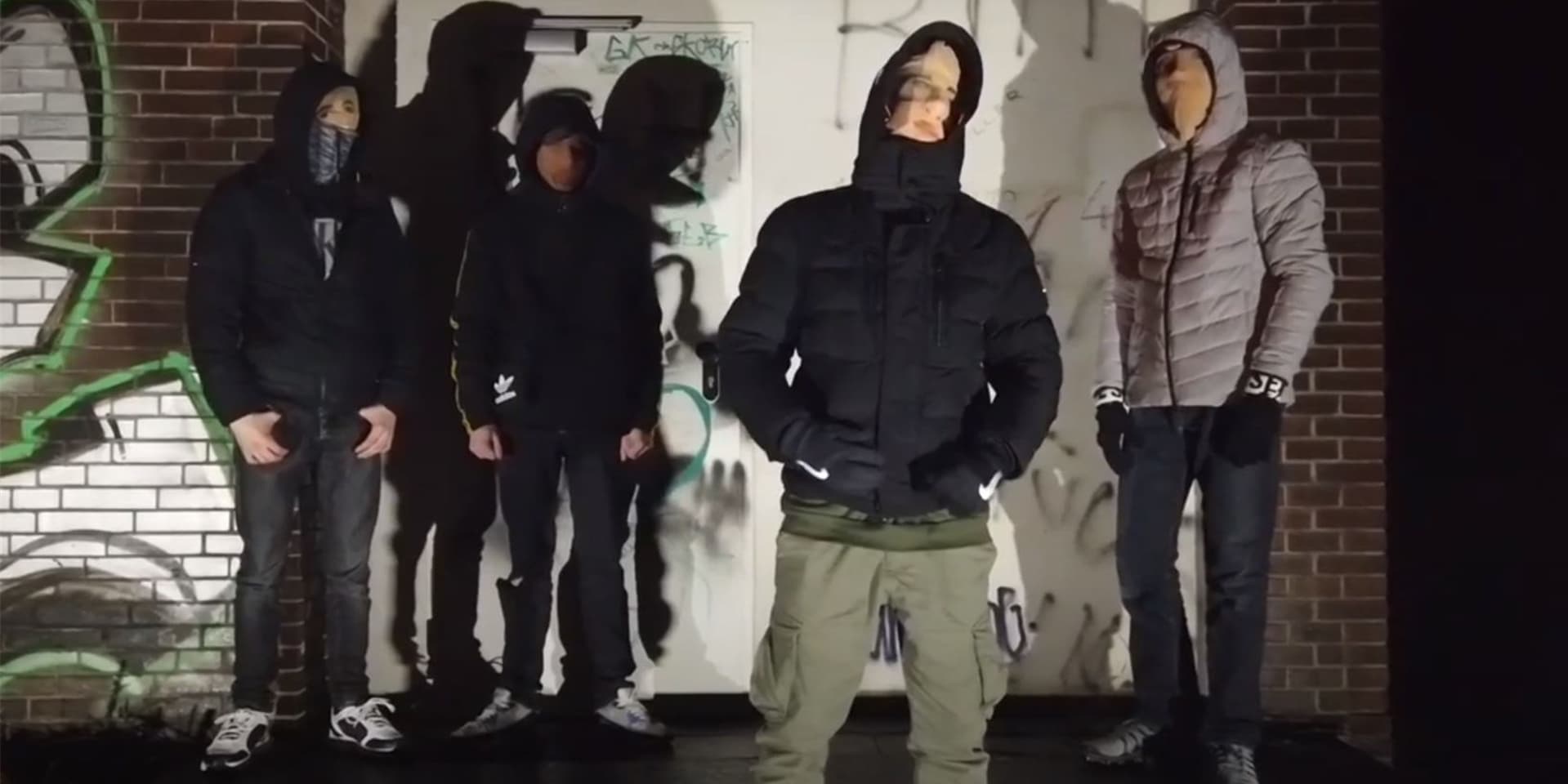 Vier jugendliche Haftentlassene aus Lünen haben in Zusammenarbeit mit Dennis Sonne (alias Sittin‘ Bull) einen Song veröffentlicht.