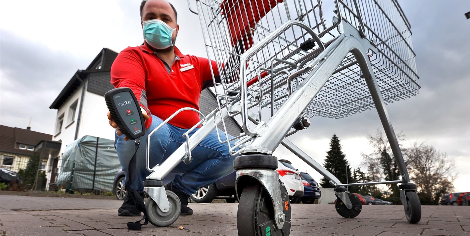 Ein Bergkamener Markt hat eine Wegfahrsperre für Einkaufswagen