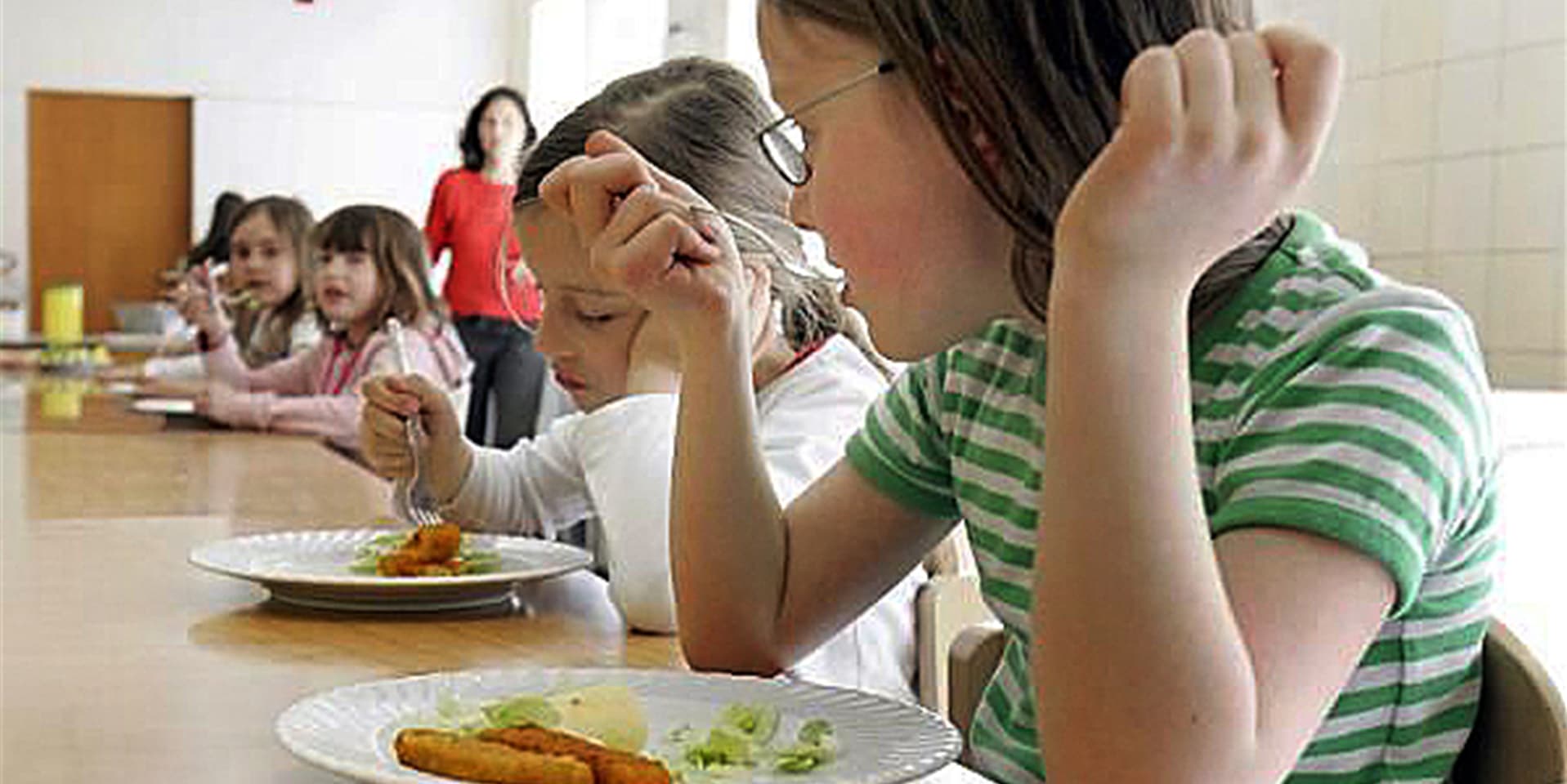 Für Kinder im Bildungs- und Teilhabepaket gibt es statt dem Mittagessen in der OGS während des Lockdowns nun Lunchtüten.
