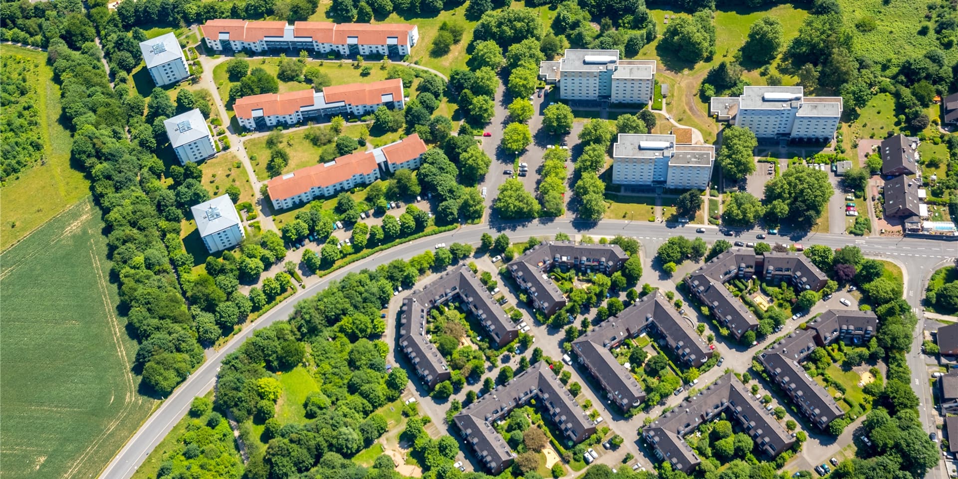 Blick auf das grüne Dortmund von oben, hier Barop mit den Studentenwohnheimen an der Emil-Figge-Straße und „An der Palmweide“.