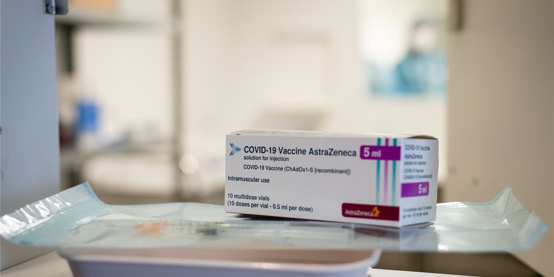 Über den Corona-Impfstoff AZD1222 des britisch-schwedischen Pharmakonzerns Astrazeneca sind in den vergangenen Wochen hitzige Diskussionen entbrannt.