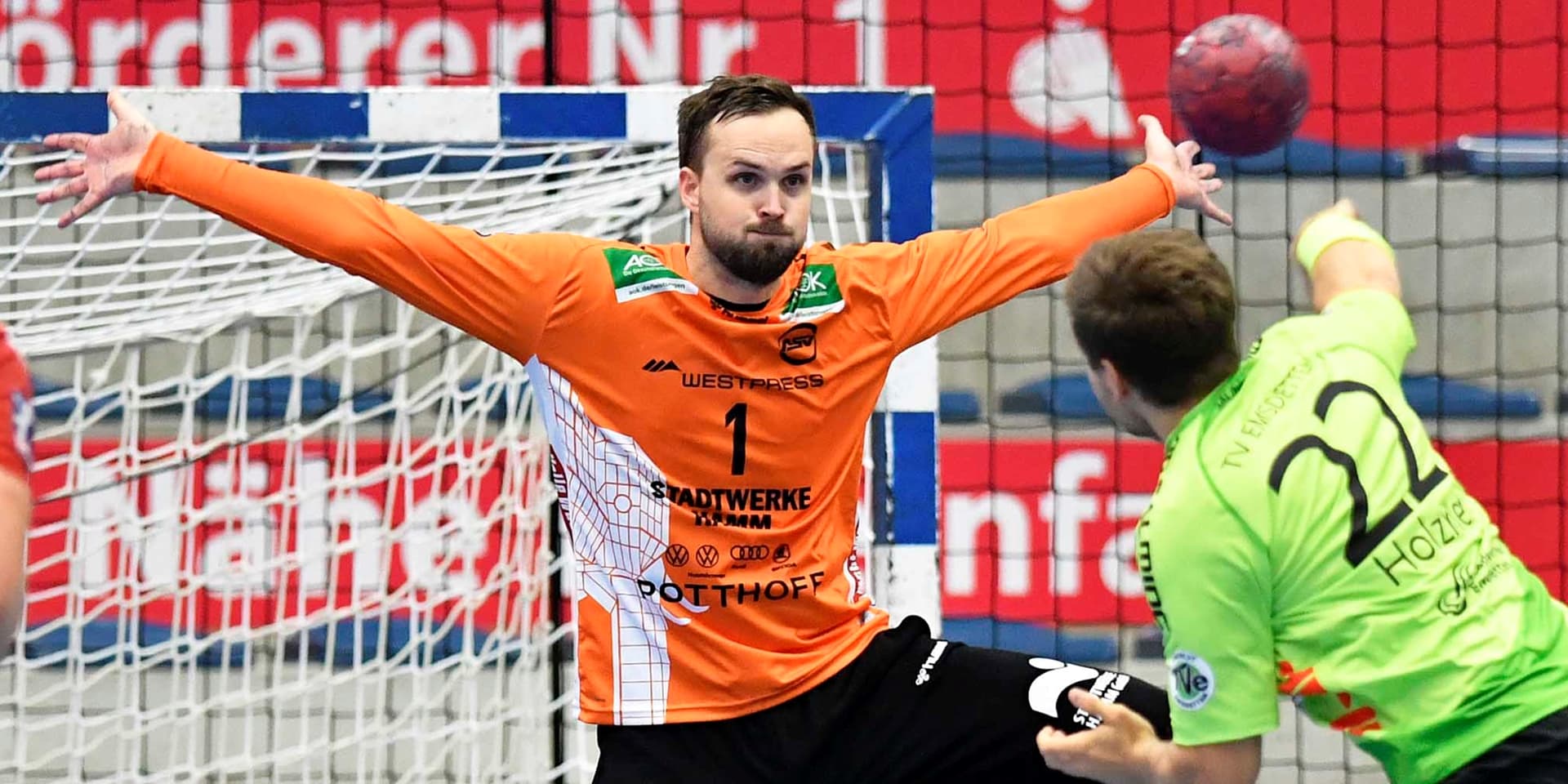 ASV-Keeper Felix Storbeck (l.) war ein Garant für den Sieg der Hammer. Er hielt 40 Prozent der Bälle auf seinen Kasten.