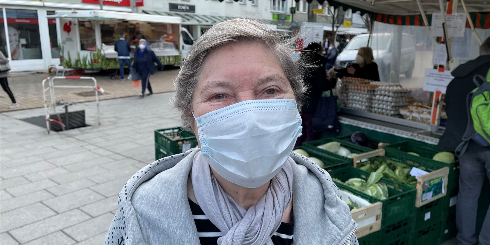 Monika Bröggelwirth sagt in der Video-Umfrage unserer Redaktion zur Maskenpflicht in der Kamener Fußgängerzone: „Besser nicht zu früh lockern, sonst ist alles wieder beim Alten.“