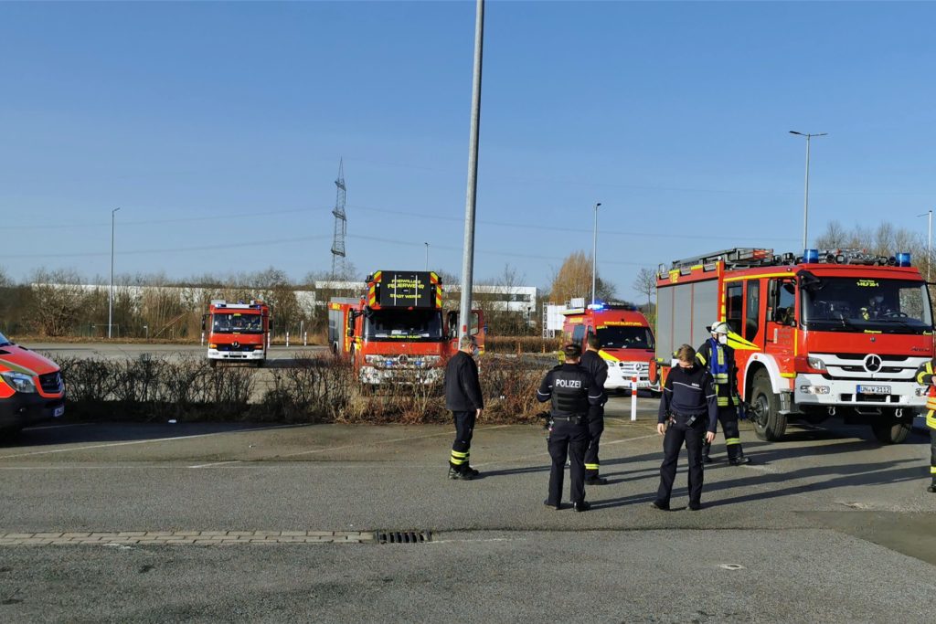 title attribut Gleich zwei Mal ließen Defekte an einer Brandmeldeanlage die Wehrleute ins Industriegebiet Wahrbrink ausrücken.