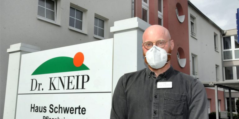 Welf-Alexander Wemmer würde sich über Lockerungen für die Bewohner im Pflegeheim Haus Schwerte freuen, hat aber auch Bedenken.