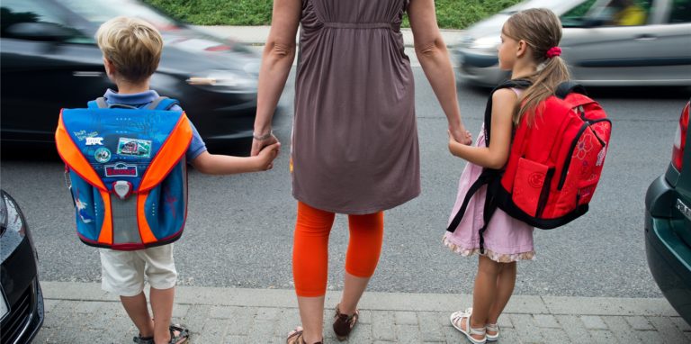 Die Stadt Dortmund möchte die Schulen am Mittwoch (17.3.) wieder geschlossen halten. Die betroffenen Eltern fühlen sich im Stich gelassen.