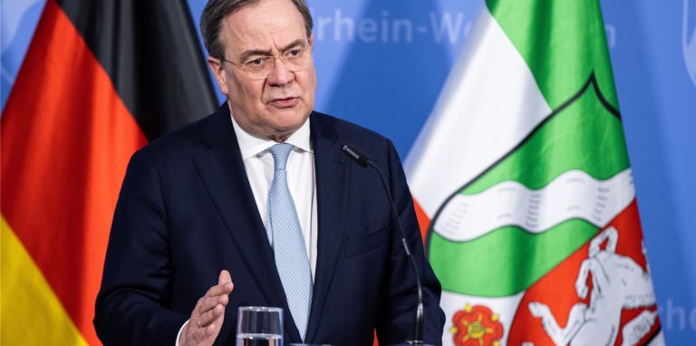 Armin Laschet (CDU), Ministerpräsident von Nordrhein-Westfalen, spricht bei einer Pressekonferenz.