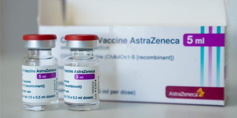 Vor schweren Krankheitsverläufen schütze das Vakzin von Astrazeneca in allen Altersgruppen zu 100 Prozent.