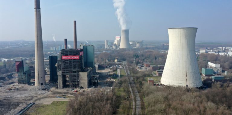 Viel ist nicht mehr übrig vom ehemaligen Steag-Kraftwerk. Der Rest wird am Sonntag (28. März) in einer großen Aktion gesprengt.
