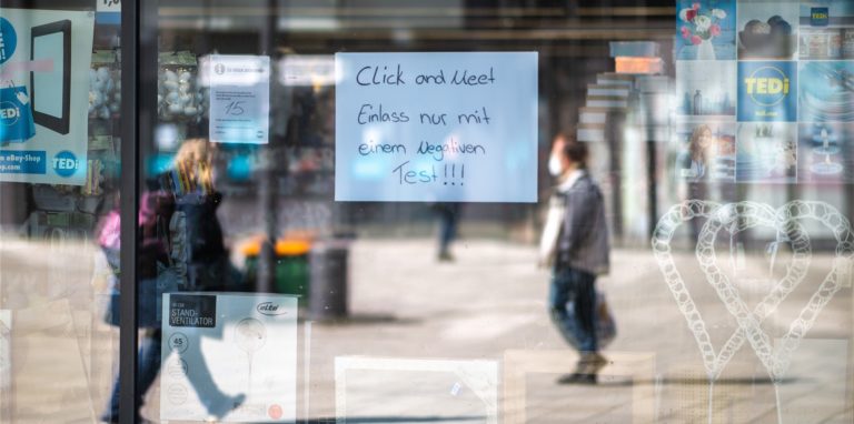 Seit Montag (29.3.) ist das Einkaufen in vielen Dortmunder Geschäften nur noch mit negativem Schnelltest erlaubt.