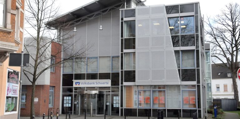 In der Volksbank an der Kuhstraße hatten es die Tricktäter auf Senioren abgesehen, die Bargeld aus dem Automaten ziehen wollten.