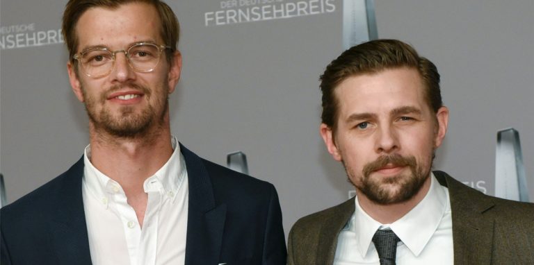 Joko Winterscheidt (l) und Klaas Heufer-Umlauf haben Sendezeit erspielt und sie diesmal genutzt, um auf den Pflegenotstand hinzuweisen. (Archivbild)