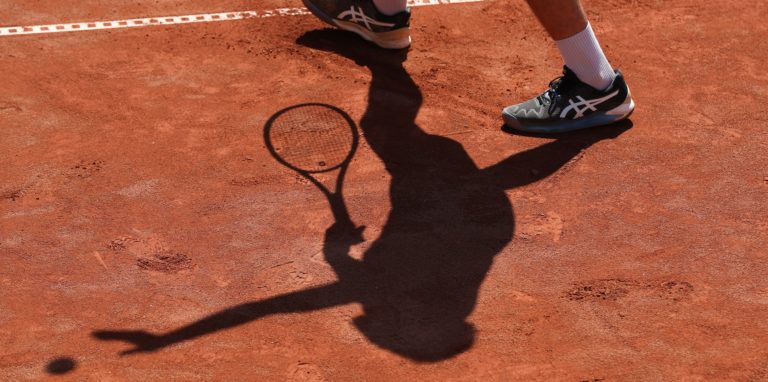 Tennis könnte als eine der ersten Sportarten möglicherweise wieder den Ligabetrieb aufnehmen.