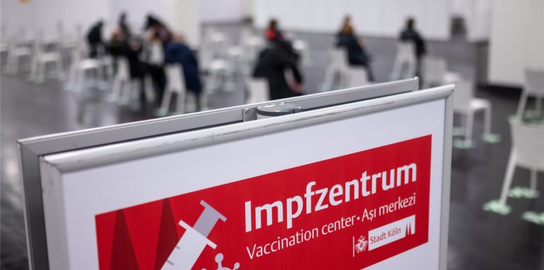 Die Impfzentren in NRW haben auch an den Ostertagen wie gewohnt geöffnet.