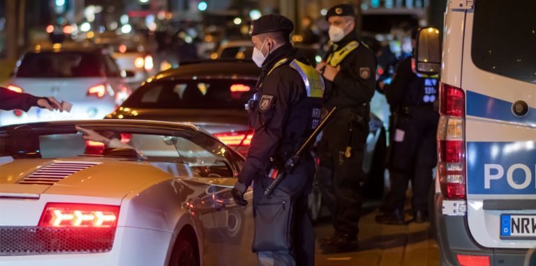 Die Polizei führt am sogenannten „Carfreitag“ verstärkt Verkehrskontrollen durch, da dieser Tag besonders in der Tuner-Szene beliebt ist.