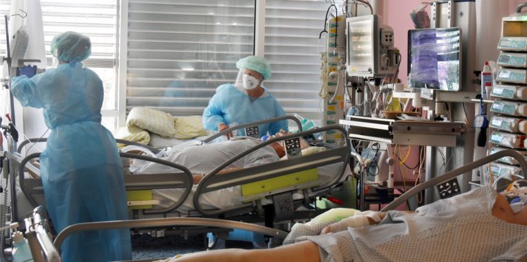Covid-Patienten müssen beatmet werden. Das ist Alltag auf den Intensivstationen, auch in Dortmund.
