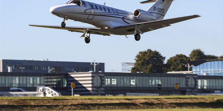 Gegenüber dem Rekordjahr 2019 sank die Zahl der Passagiere am Dortmunder Flughafen im März 2021 um 77 Prozent.