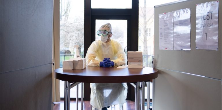 Viele tausend Zentren, die Schnelltests anbieten, sind in kürzester Zeit eingerichtet worden. Das Land hat jetzt ganz klar gesagt, wie oft man einen kostenlosen Schnelltest in Anspruch nehmen darf.