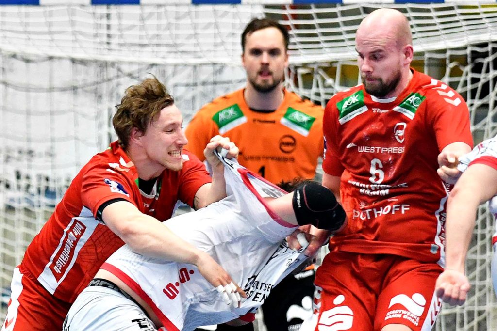 Jakob Schwabe (l.) und Markus Fuchs gewannen mit dem ASV die Partie gegen Ferndorf.