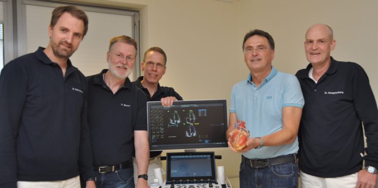 Praxisgründer Dr. Bernd Schütz (2.v.r.) zieht sich zurück. Für ihn kommt Dr. Karl Christiansen (l.) in die Kardiologie Lünen, in der auch Dr. Wolfgang Sicken (2.v.l.), Dr. Klaus Erdmann (m.) und Dr. Magnus Hengstenberg (r.) tätig sind.