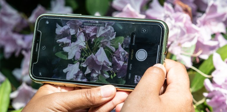 Es gibt viele Anwendungen für das Smartphone für spannende Outdoor-Aktivitäten. (Symbolbild)