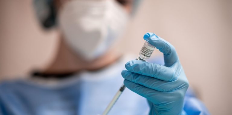 Geimpft sein und dann immun gegen Corona? Durch Mutationen entstehen Probleme.