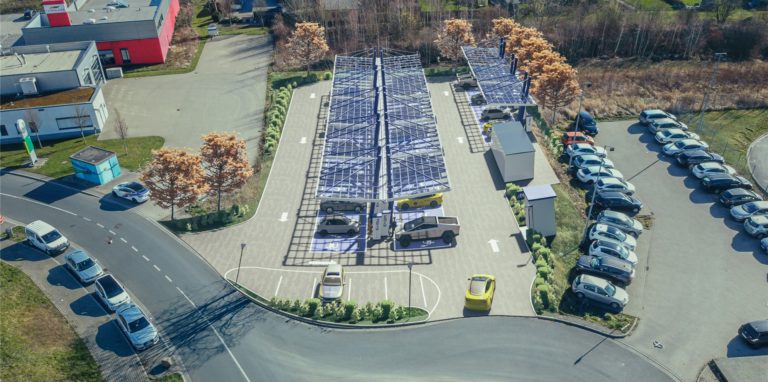 EnBW plant im Kamen-Karree einen Schnellladepark mit 52 Ladepunkten. Mit 52 Schnellladepunkten wird der Standort nach Unternehmensangaben der größte öffentliche Schnellladepark europaweit.