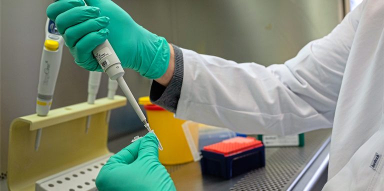 208 Neuinfektionen wiesen die Labore für Dortmund nach.