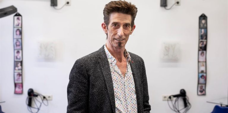 Friseur Jürgen Tauber ist Chef im „Kammback“ in Hörde.