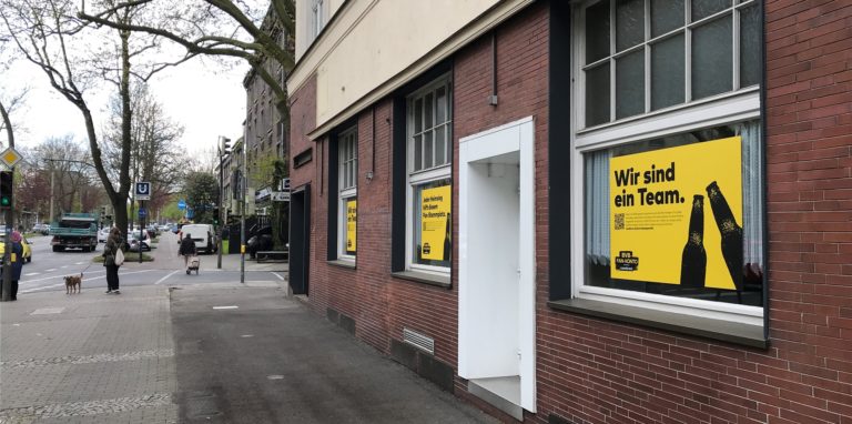 Die Kneipe an der Ecke Kreuzstraße / Lindemannstraße wird von den Betreibern des „Mit Schmackes“ gerade umgebaut.