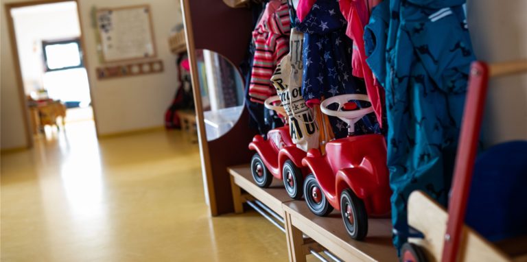 In mehreren Kindergärten müssen Gruppen nach Corona-Infektionen geschlossen bleiben.