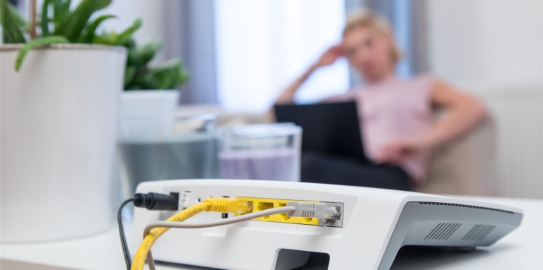Am stabilsten läuft die Internetverbindung über das LAN-Kabel.