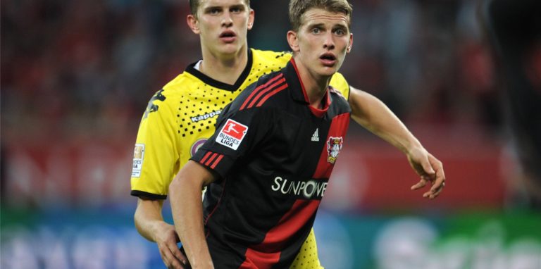 Neben dem Platz Brüder, auf dem Feld Gegner: Sven Bender (l.) beim BVB, Lars im Trikot von Bayer Leverkusen.