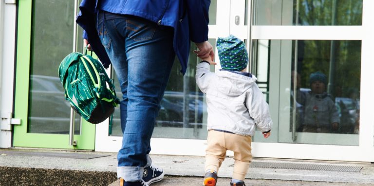 Laut einem Medienbericht sollen die Kitas in NRW bald wieder in den Regelbetrieb übergehen.