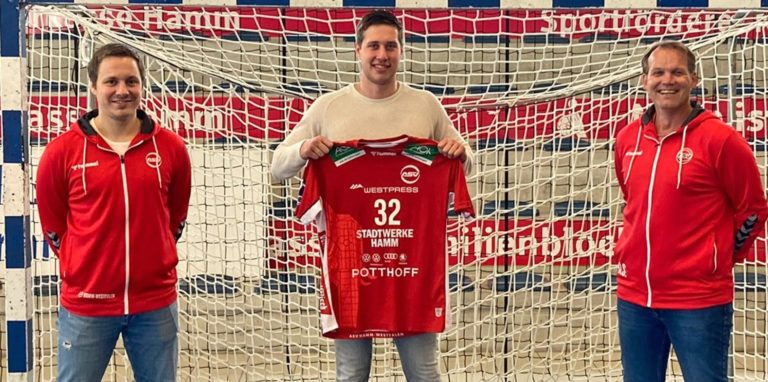 Der 20-jährige Kreisläufer Lars Kooij (Mitte) wurde mit der SG Flensburg-Handewitt Deutscher A-Jugend-Meister; ASV-Trainer Michael Lerscht (links) und Dirk Schmidtmeier (rechts).