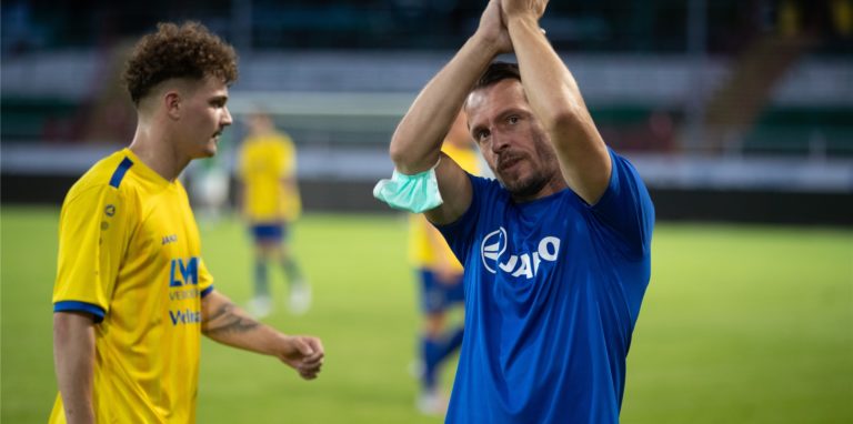 Benjamin Siegert ist Trainer des SV Herbern – und muss sich manchmal das Coaching seines Teams anhören.