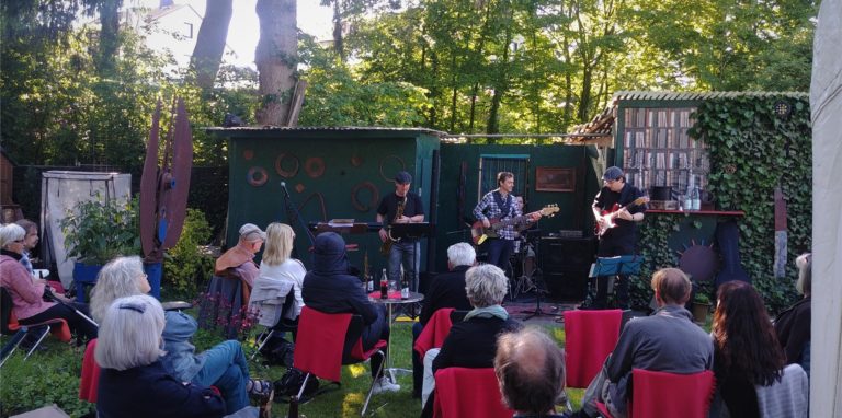 Rund 60 Gäste konnten sich – getestet, geimpft oder genesen – am Sonntag endlich wieder ein Live-Konzert in Schwerte ansehen.